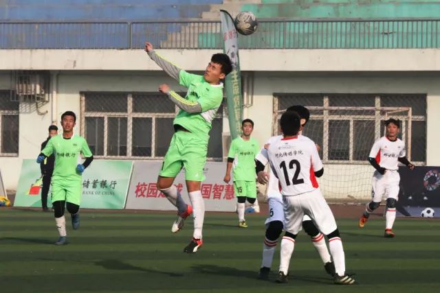 塔图姆35+14绿军擒公牛7连胜 活塞大胜步行者