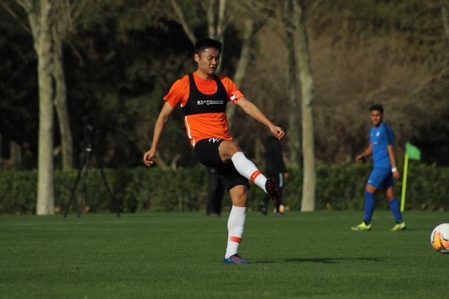 翟晓川18分首钢胜深圳 程帅澎26分浙江胜福建